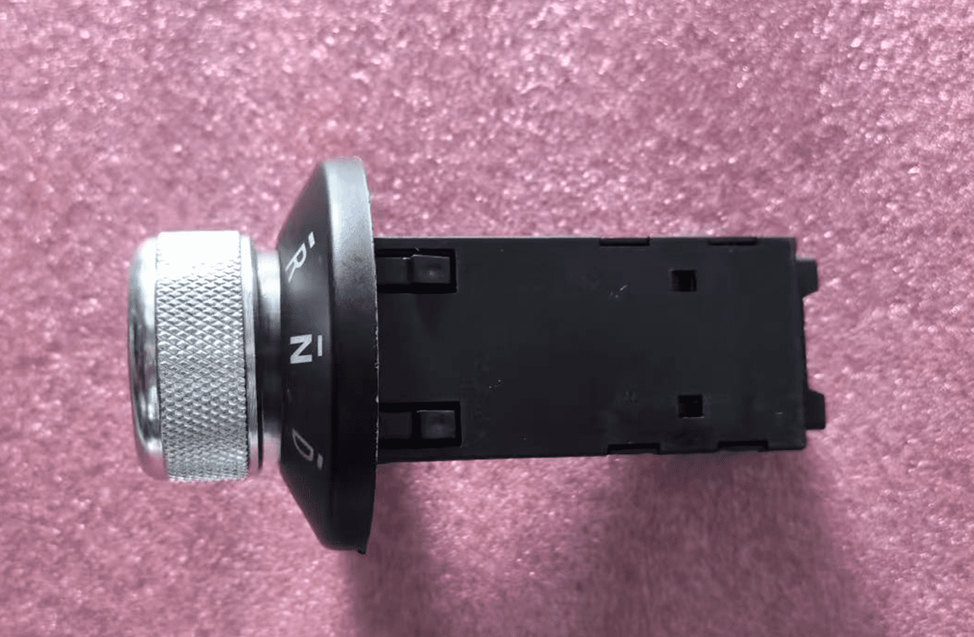 comutator / intrerupator cu buton rotativ e pickup comutator / intrerupator cu buton rotativ e pickup