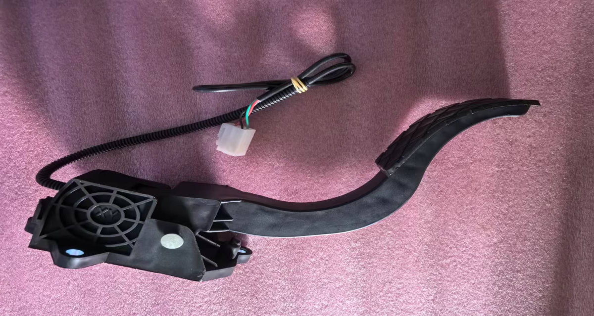 accelerator / pedala de acceleratie e pickup accelerator / pedala de acceleratie e pickup