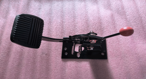 frâna de picior integrata e pickup