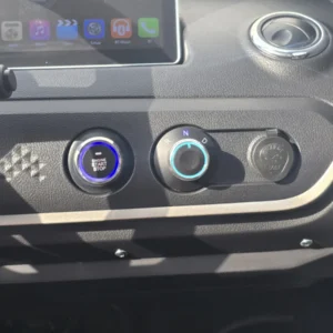 Masina electrica fara permis NIEVE Q-EN culoare gri-crem vedere frontala