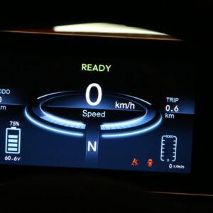 Masina electrica fara permis NIEVE Q-EN culoare rosie vedere frontala